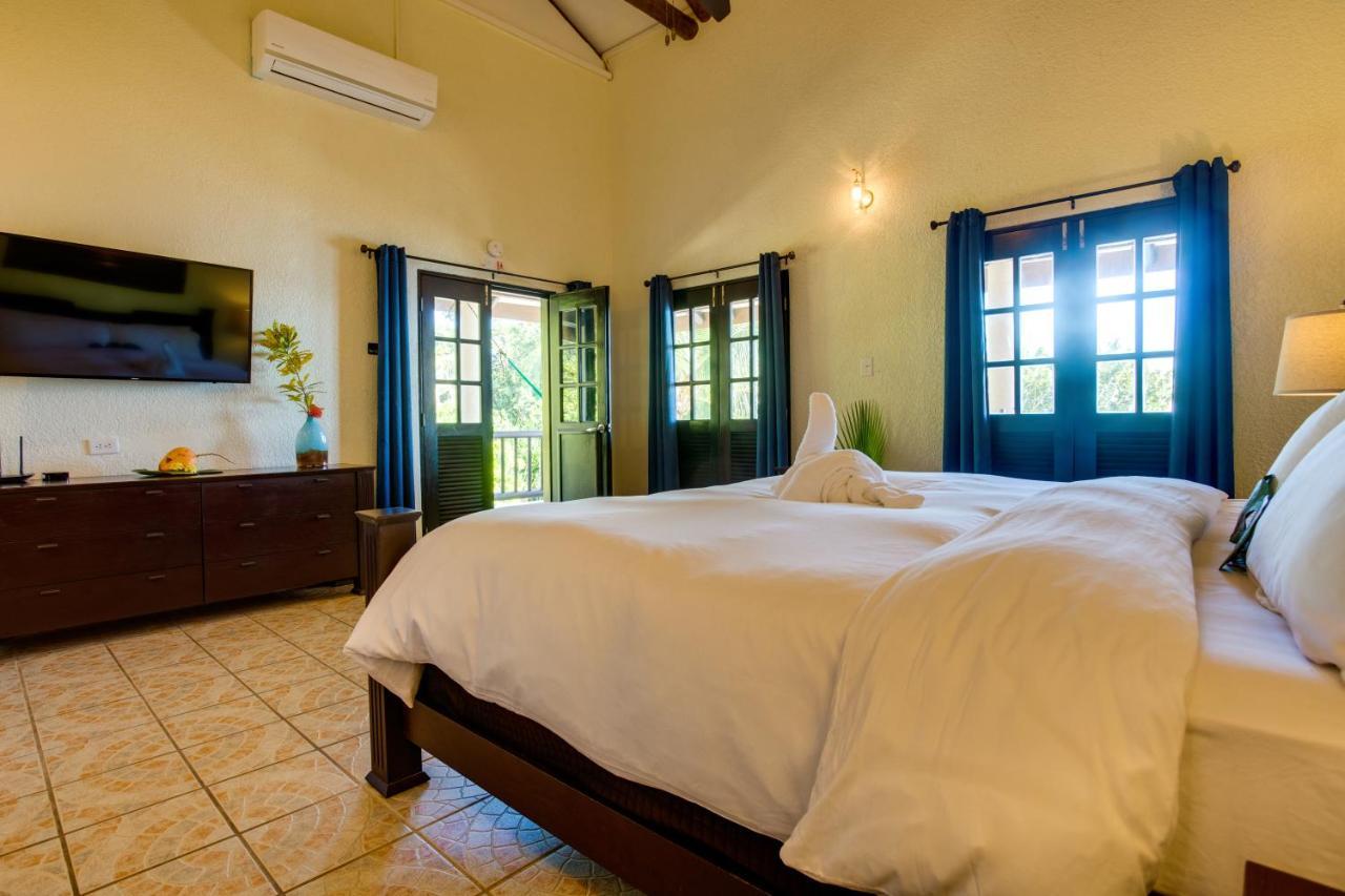 Mariposa Belize Beach Resort Placencia Bagian luar foto