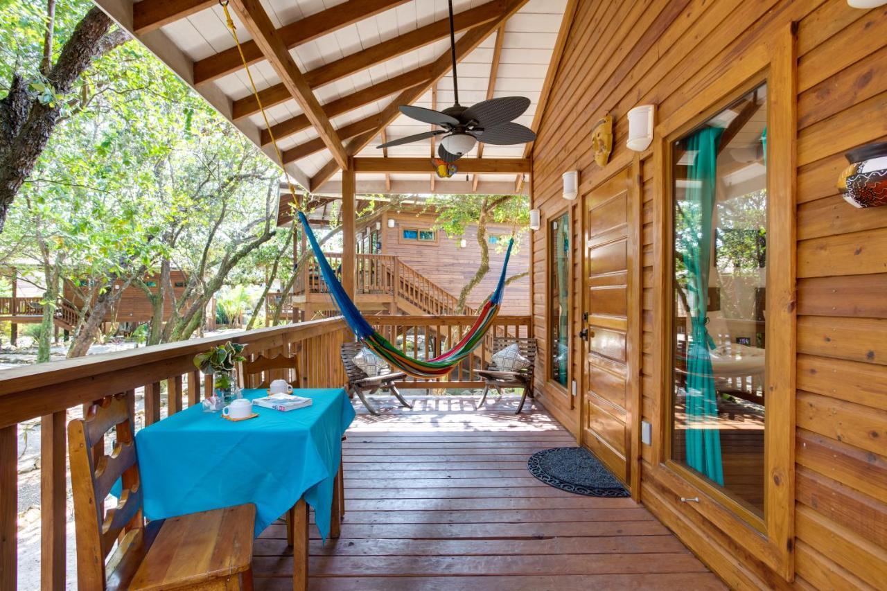Mariposa Belize Beach Resort Placencia Bagian luar foto